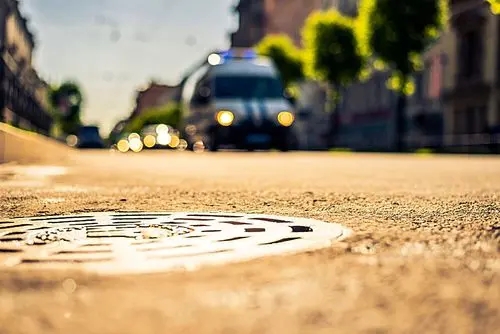 智慧井蓋監(jiān)測終端可以監(jiān)測井蓋哪些異常狀態(tài)?(圖1)